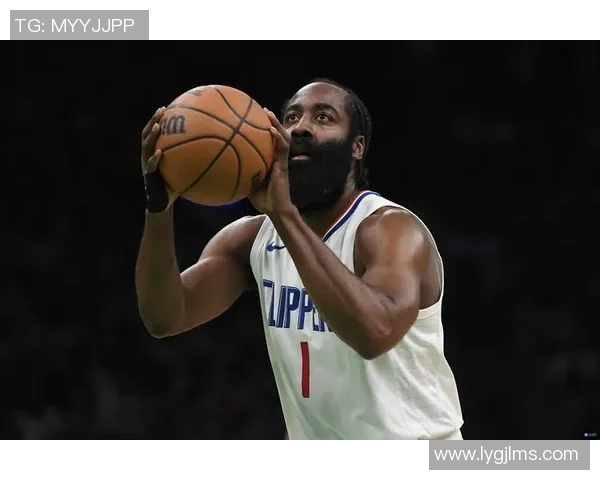 詹姆斯·哈登31+8创纪录难救主，快船队三连败背后：保罗·乔治缺阵、防守效率联盟垫底与更衣室矛盾齐爆发